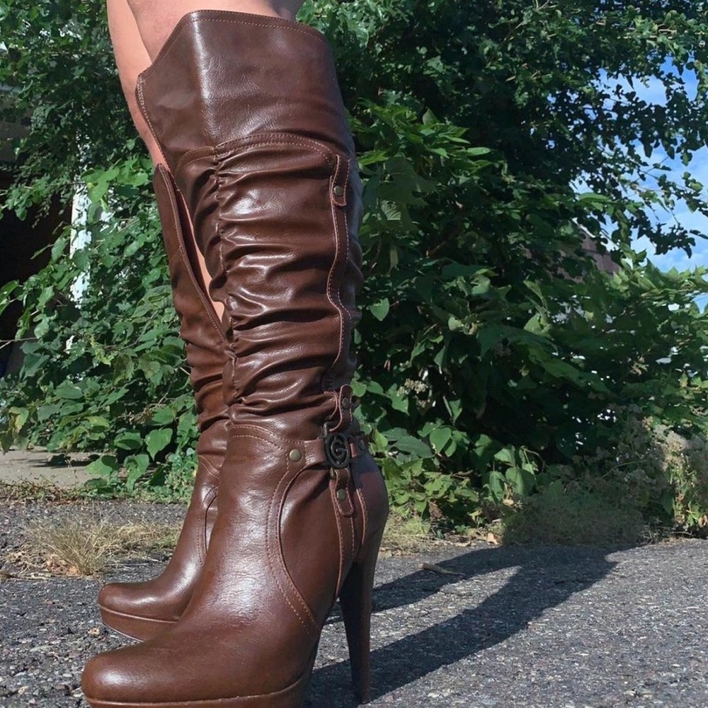 G by Guess Vintage Y2K Elegant Brown Knee-High Boots